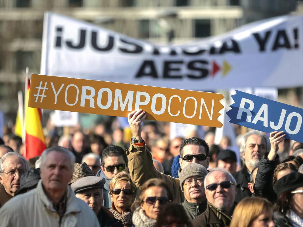 Concentración de la AVT en la madrileña plaza de Colón