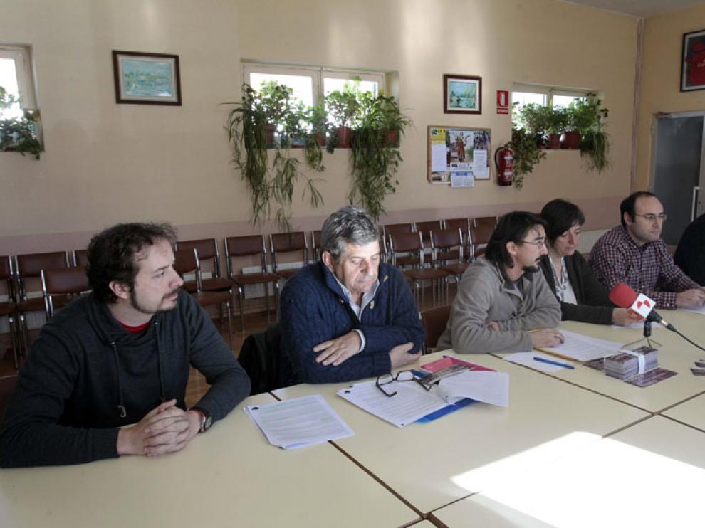 Algunas de las personas vinculadas a Podemos que auspician crear una plataforma de electores.