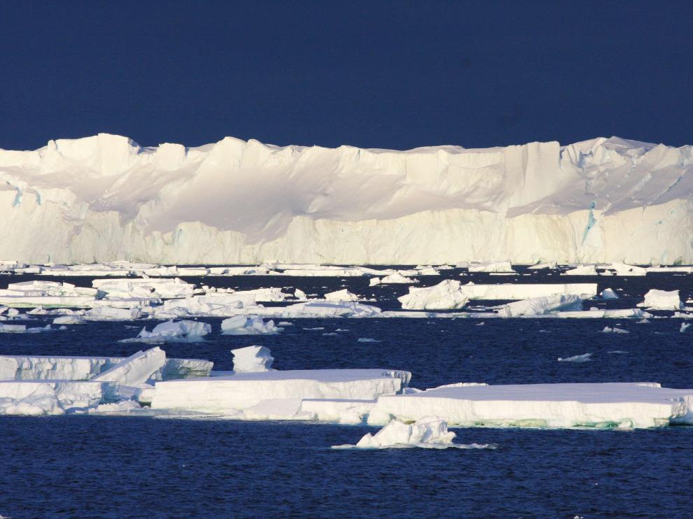 Foto de archivo de un glaciar en la Antártida.
