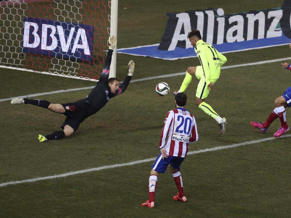 Neymar marcando un gol durante el partido