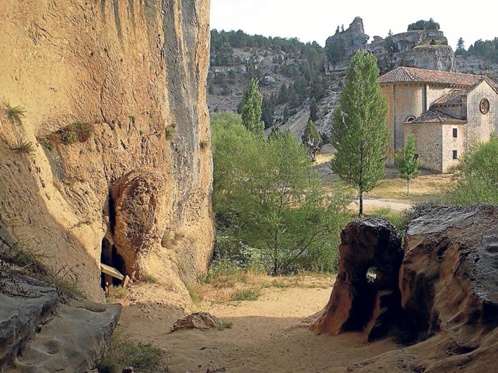 La ermita de San Bartolomé, en el Cañón del río Lobos
