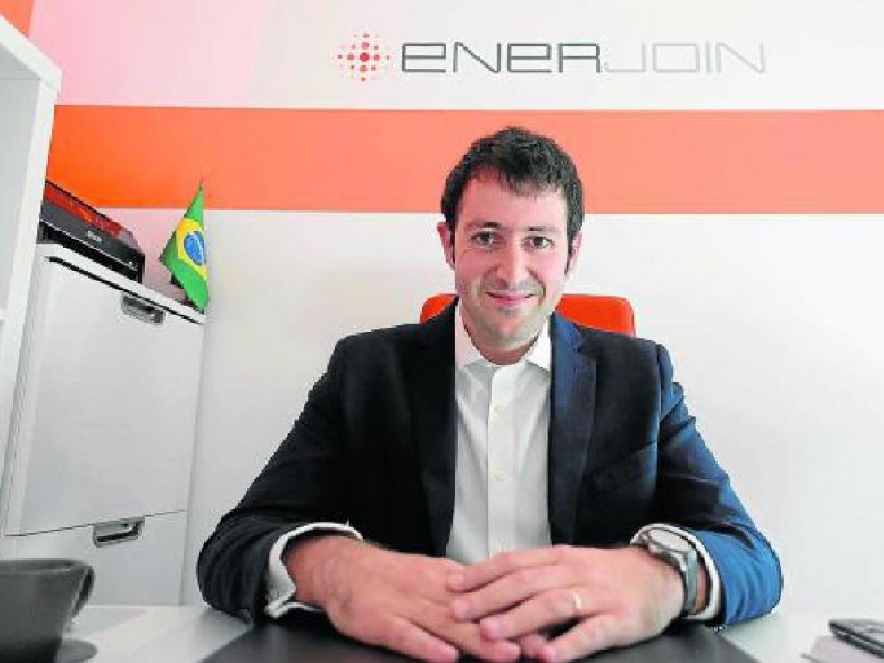 Carlos Martín, fundador de Enerjoin junto a Iván Santos y Agustín Pérez, en Zaragoza.