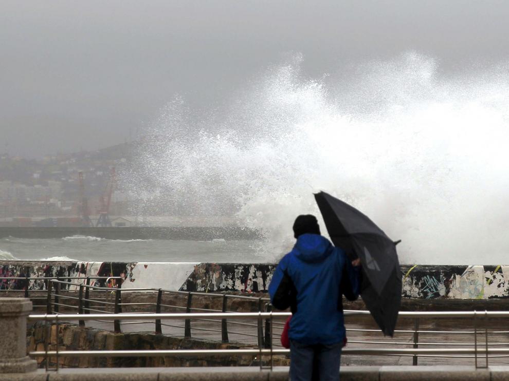 Fuerte oleaje en Getxo