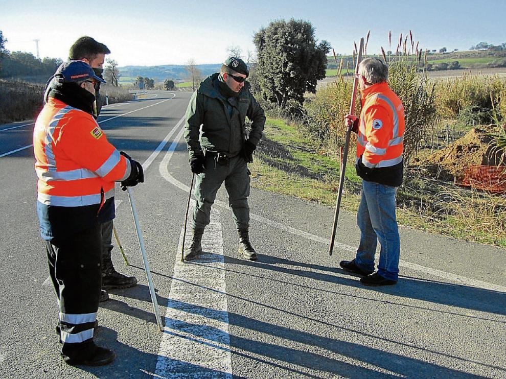 Guardia Civil y voluntarios de Protección Civil durante el rastreo.