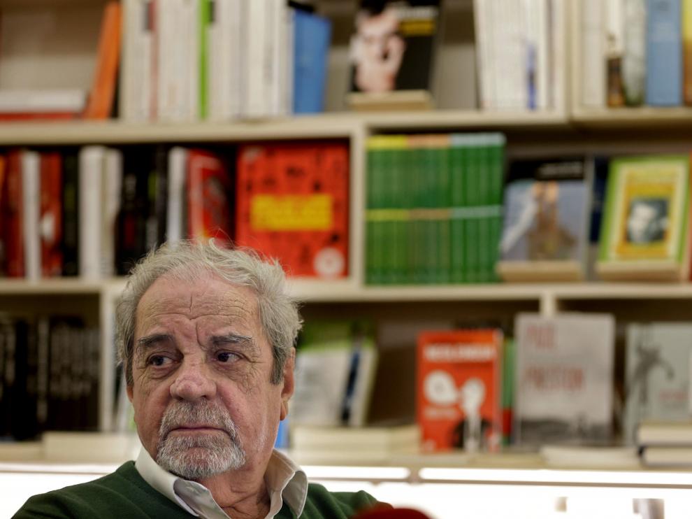 El escritor barcelonés Juan Marsé, premio Cervantes 2008, es uno de los firmantes del manifiesto.