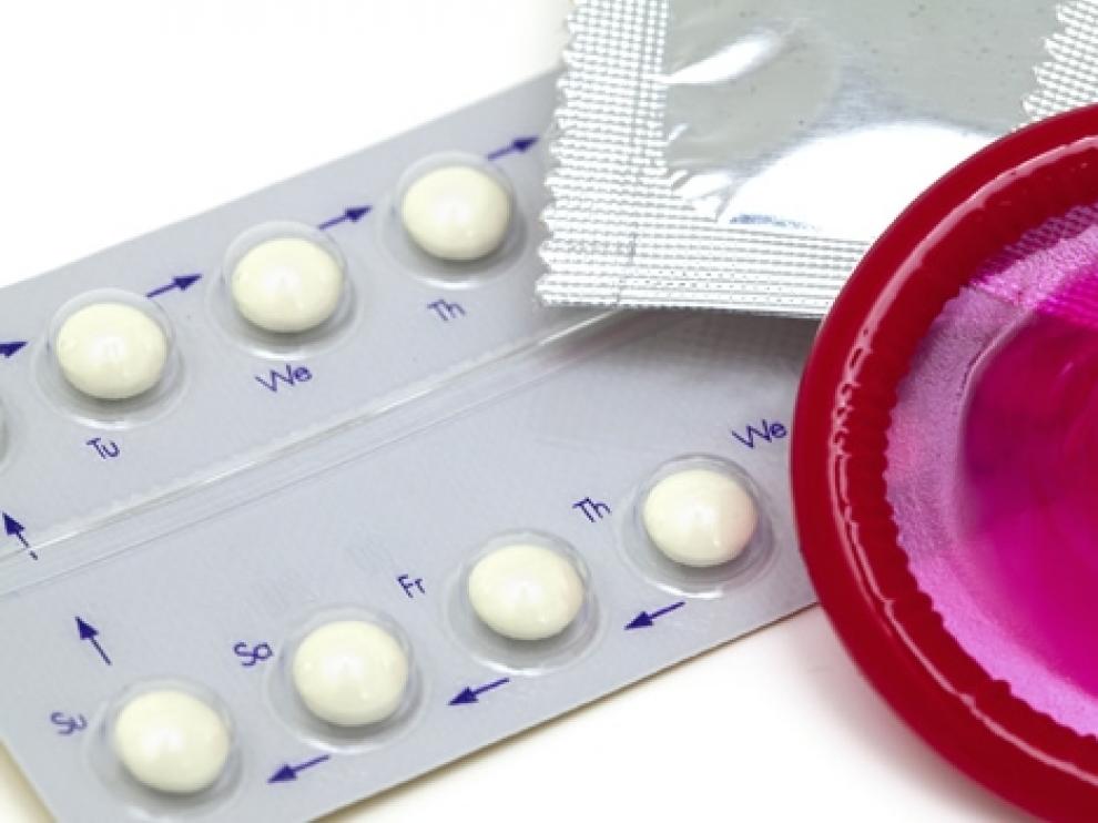 Los expertos insisten en la importancia de hacer uso de un anticonceptivo de base y de usarlo bien.