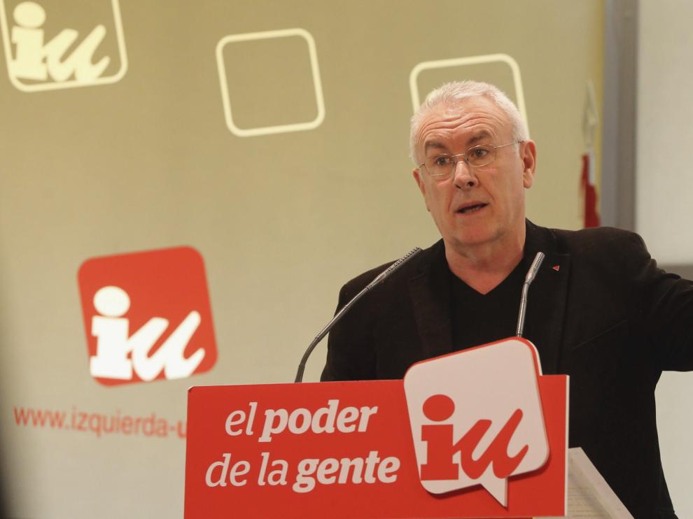 Cayo Lara acusa por primera vez a Podemos de lanzar una "opa hostil" contra su partido