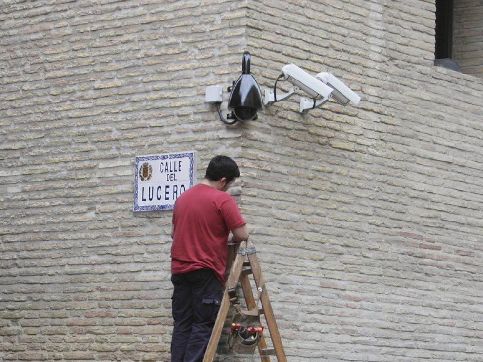 Instalación de cámaras en Zaragoza (Archivo)