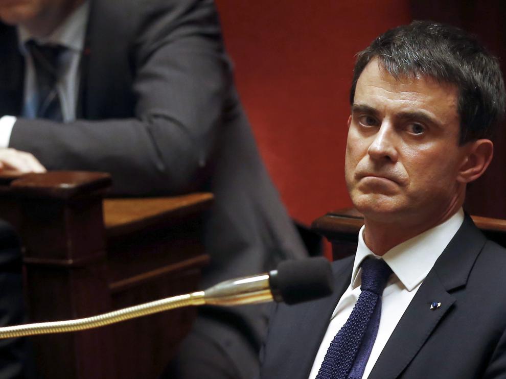 La derecha francesa presenta una moción contra el Gobierno del socialista Manuel Valls