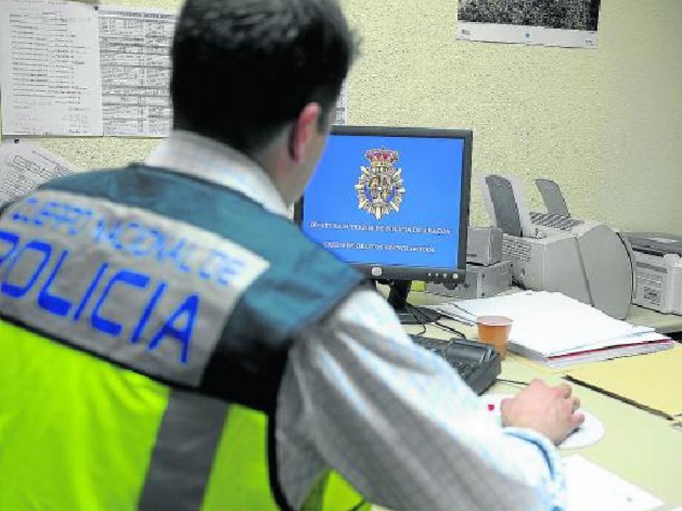 El grupo de delitos tecnológicos de la Policía Nacional investiga las estafas cometidas en la red