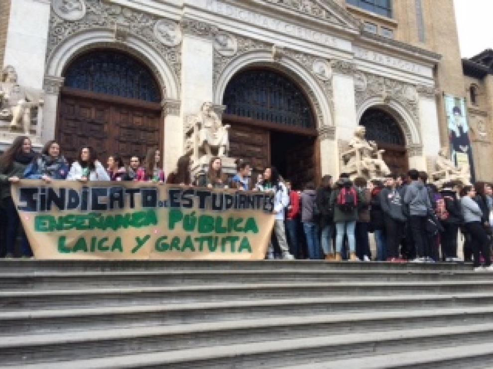 Comienza la marcha contra el '3+2' de Wert en Zaragoza
