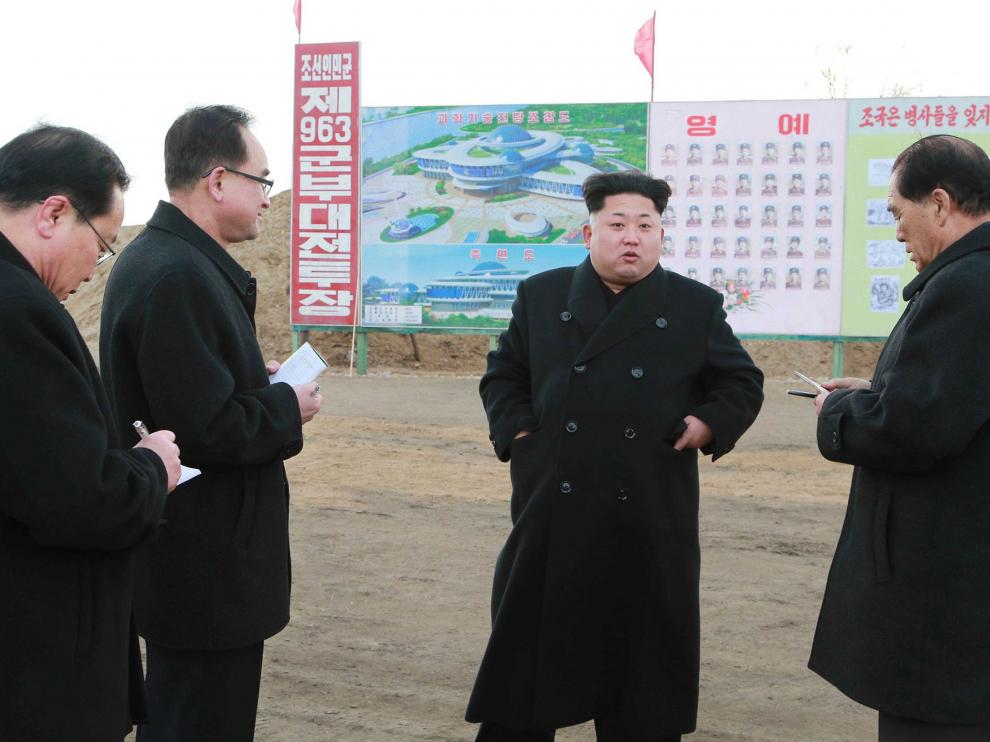 Kim Jong-un pide a su Ejército que esté "totalmente preparado" para la guerra con EE. UU.