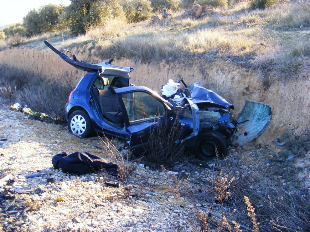 Así quedó uno de los coches implicados en el accidente