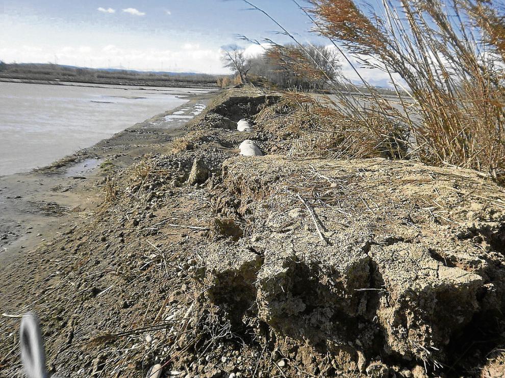 Algunos de los daños en infraestructuras que provocó la última riada en los campos de Novillas.