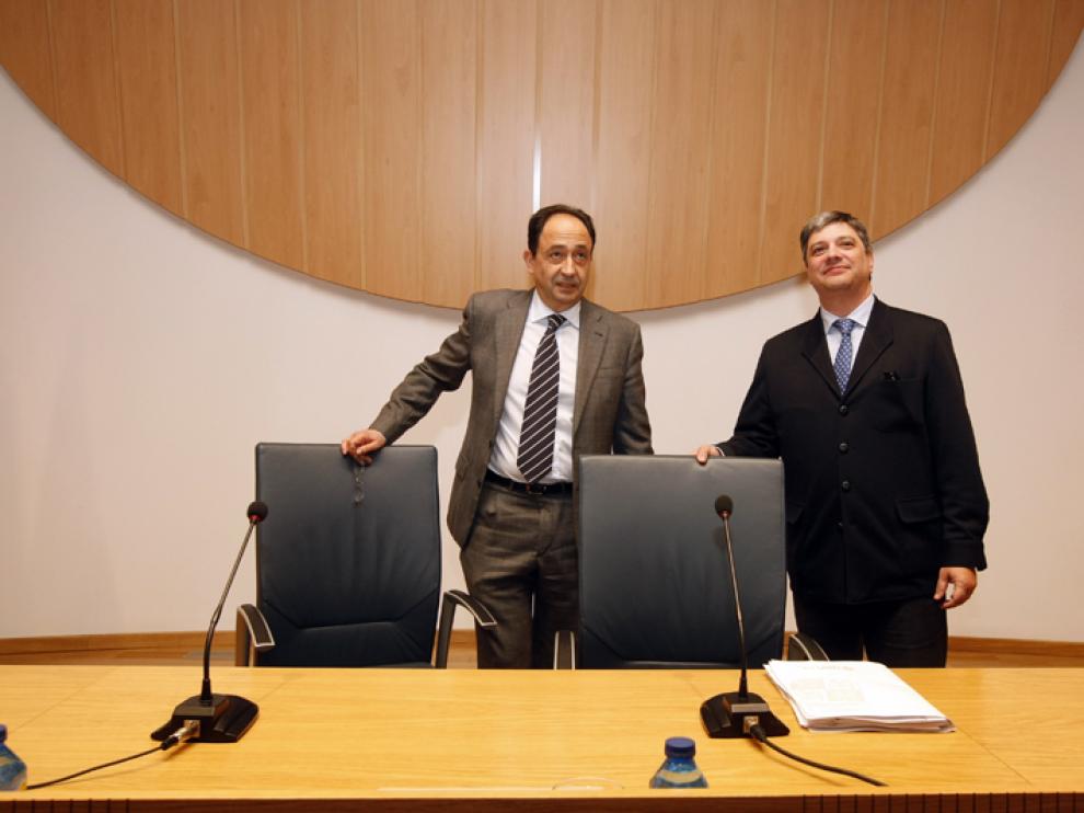 El director general de Trabajo de la Junta, Carlos Díez (d) junto al delegado en Soria, Manuel López