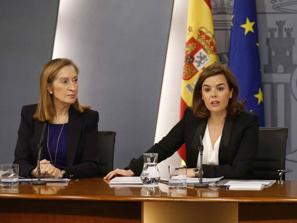 El ministro de Justica, Morenés, este viernes tras la rueda de prensa del consejo de ministros, junto a la Vicepresidenta y ministra de Fomento Ana Pastor
