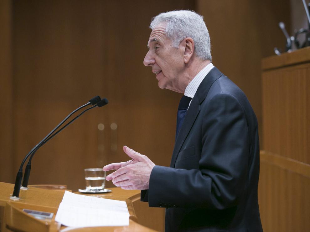 Modesto Lobón en el último pleno de las Cortes de Aragón