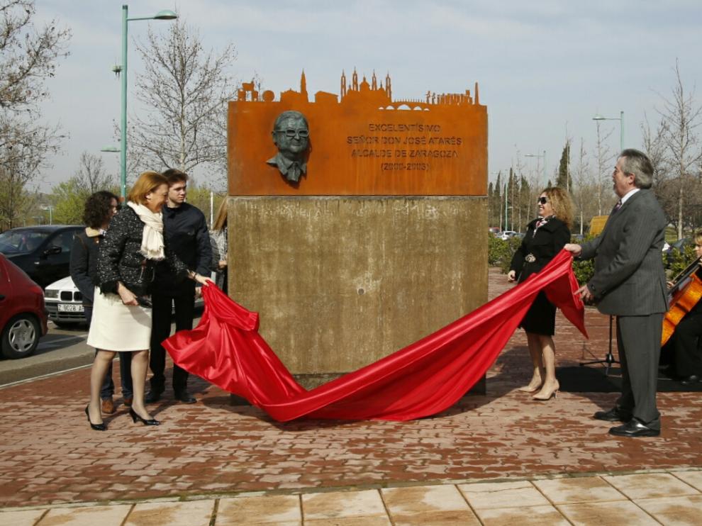 Inauguración del memorial de José Atarés en Zaragoza