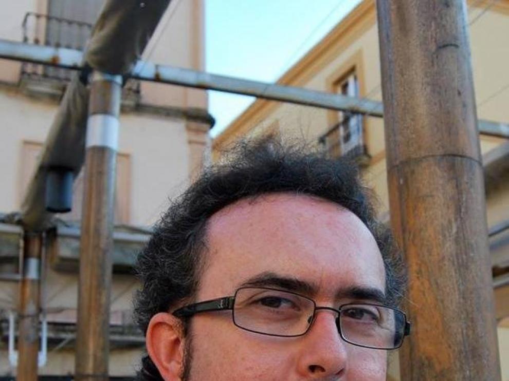 El escritor Ángel Gracia