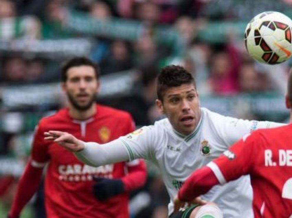 El Real Zaragoza logra una importante victoria en Santander