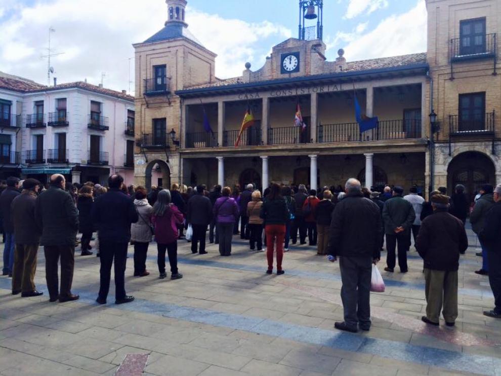 Concentración en El Burgo de Osma en recuerdo de María de Pablo y el resto de fallecidos en Los Alpes