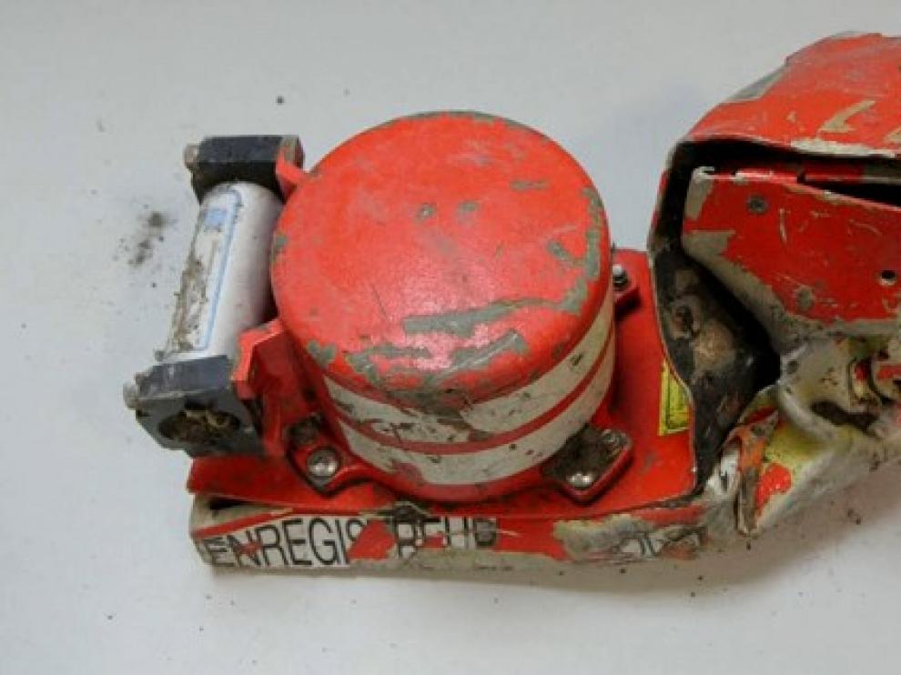 Una de las cajas negras del avión