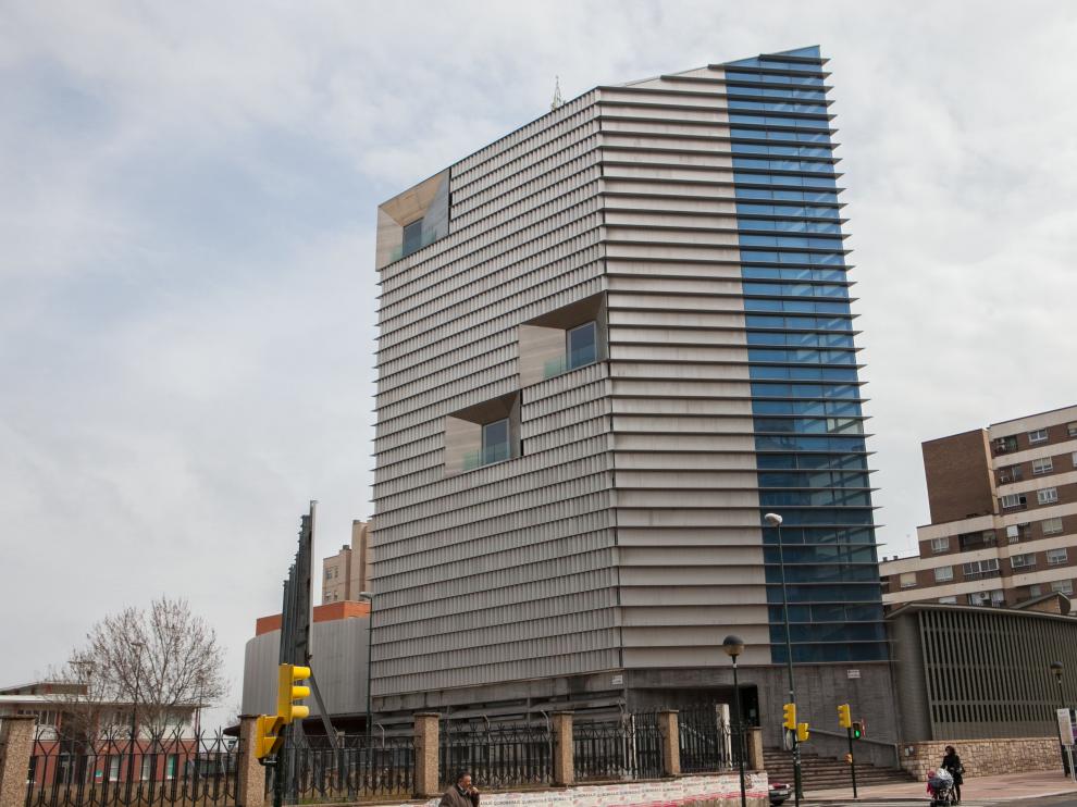 Edificio de CIEM Torre Delicias, en la avenida Navarra de Zaragoza.