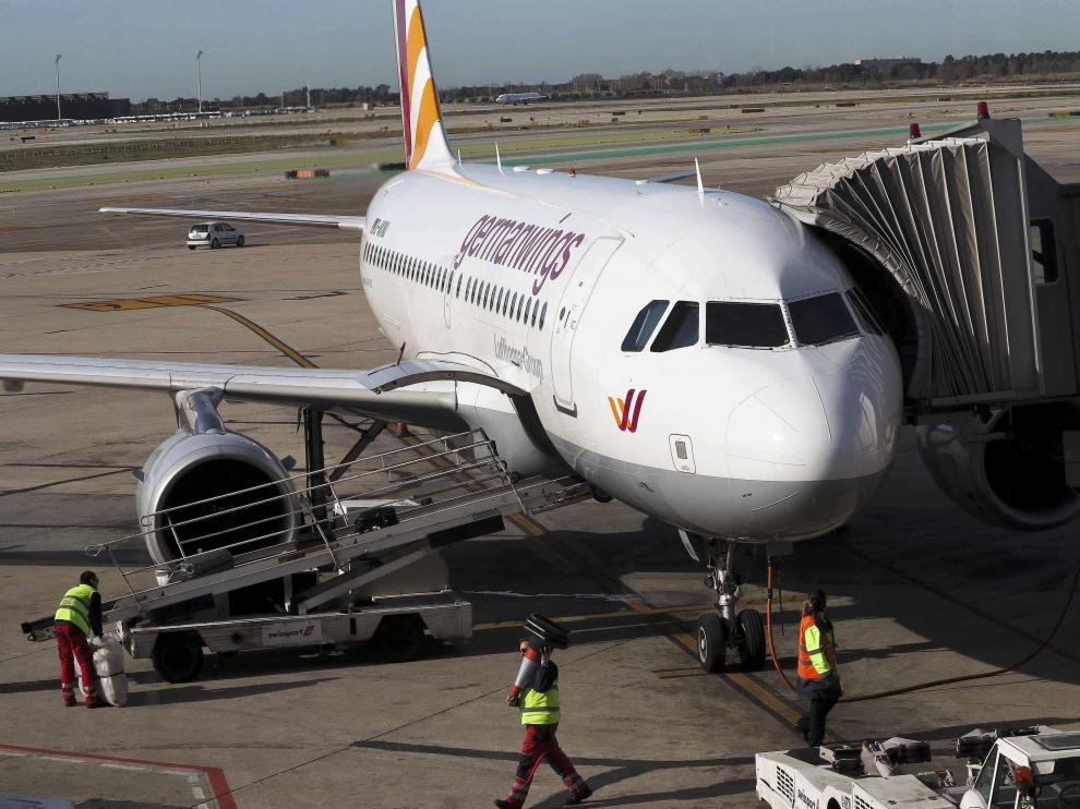 Un avión de Germanwings, en el aeropuerto de El Prat