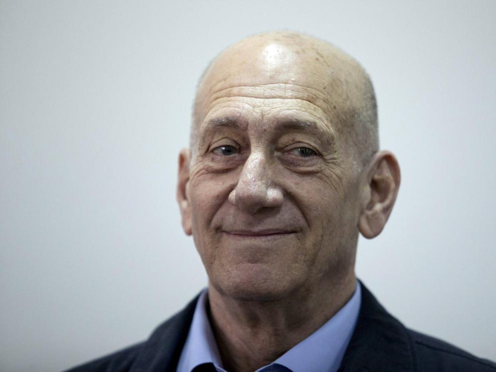 Condenado por aceptar sobornos el ex primer ministro israelí