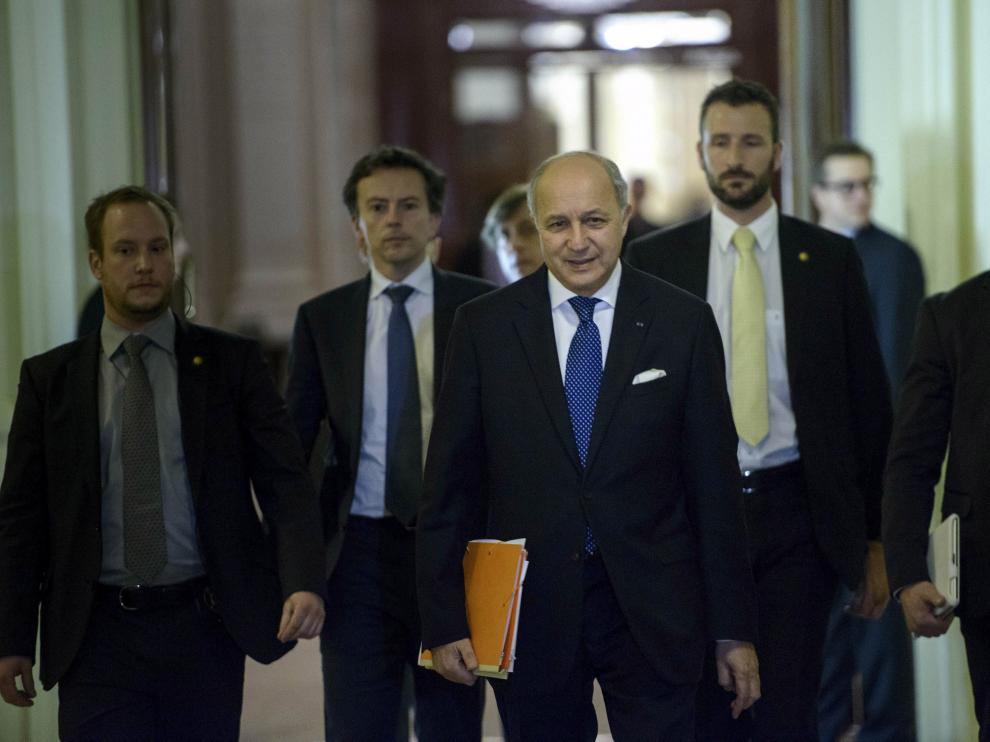 Laurent Fabius, Ministro de Exteriores de Francia, este martes en un descanso durante la reunión