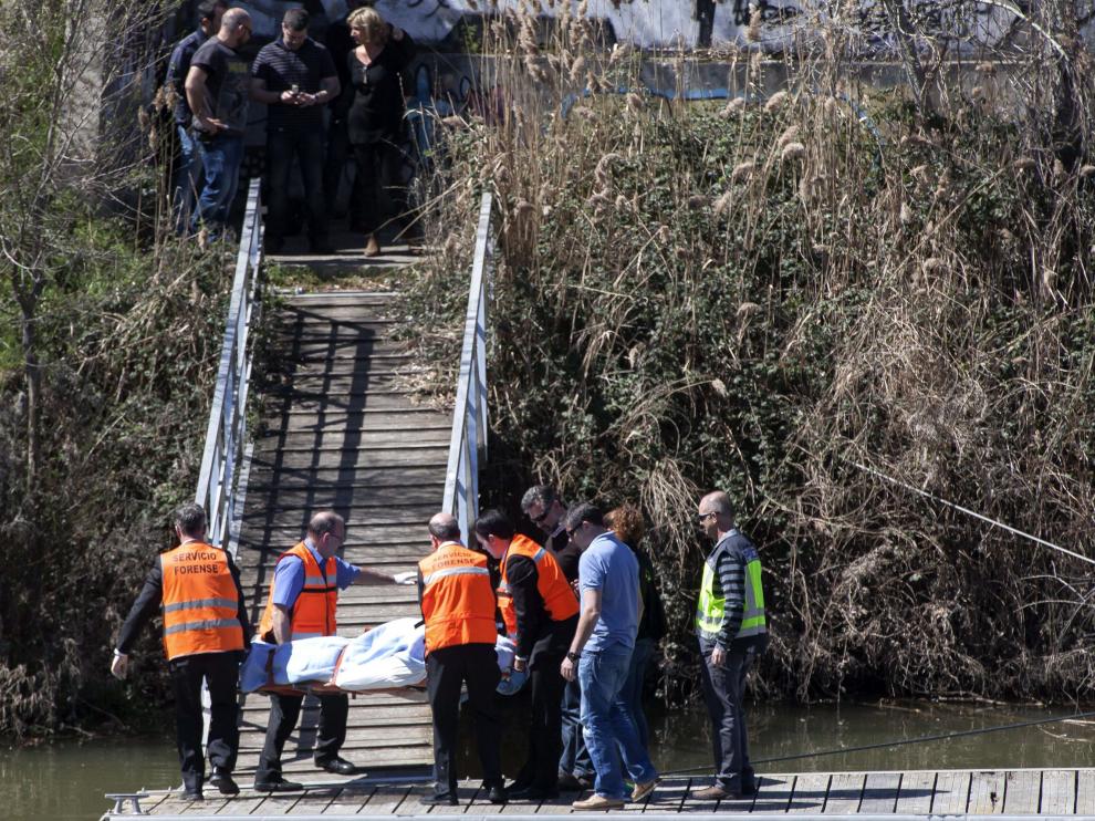 Levantamiento del cadáver encontrado en el río Pisuerga este martes