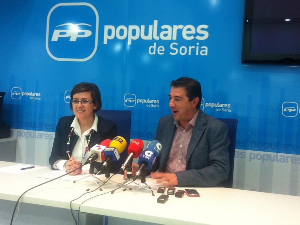 La presidenta del PP soriano y senadora, Marimar Angulo, junto al secretario provincial Jesús Ángel Peregrina,