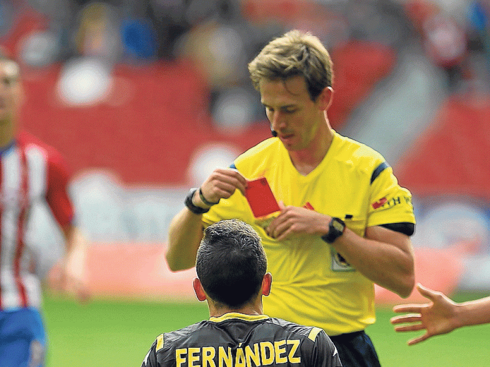 La expulsión de Fernández en Gijón