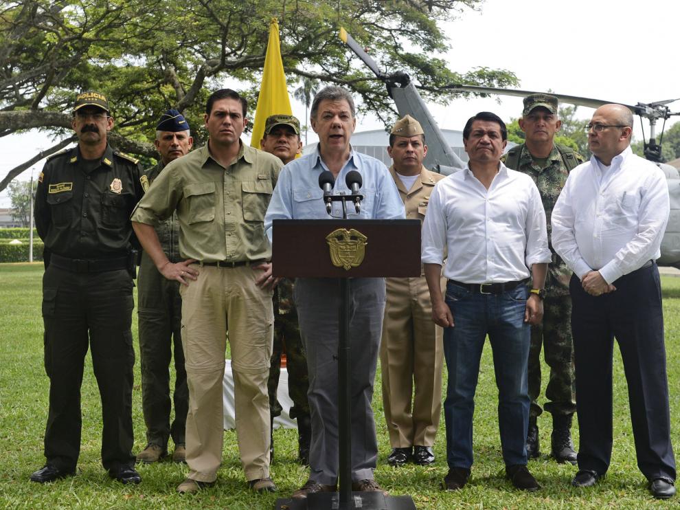 Suárez Santos ordena reanudar los bombardeos contra las FARC.