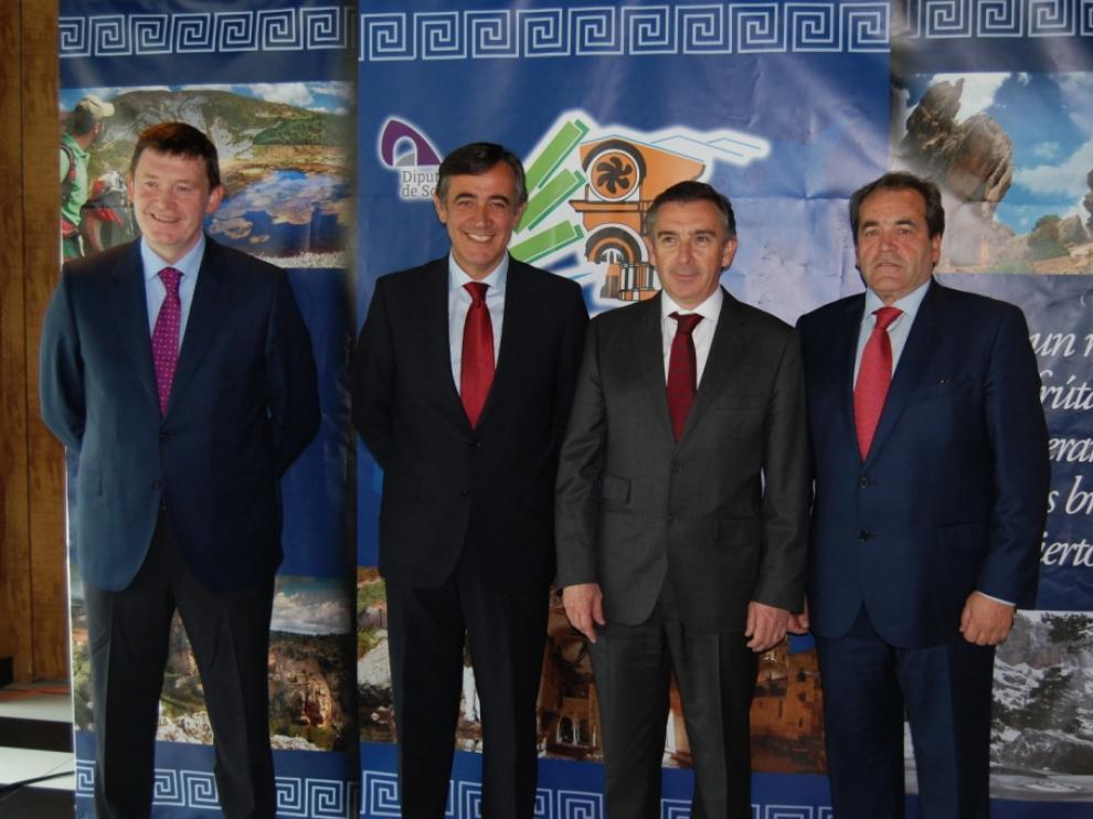 El presidente de la Diputación de Soria, Antonio Pardo (2i),ha estado acompañado de su homólogo zaragozano, Luis María Beamonte (2d), alcalde además de Tarazona,