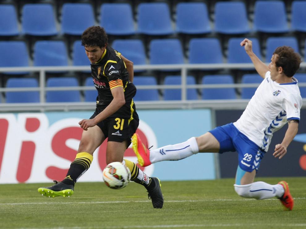 Vallejo ya jugó como lateral derecho contra el Tenerife