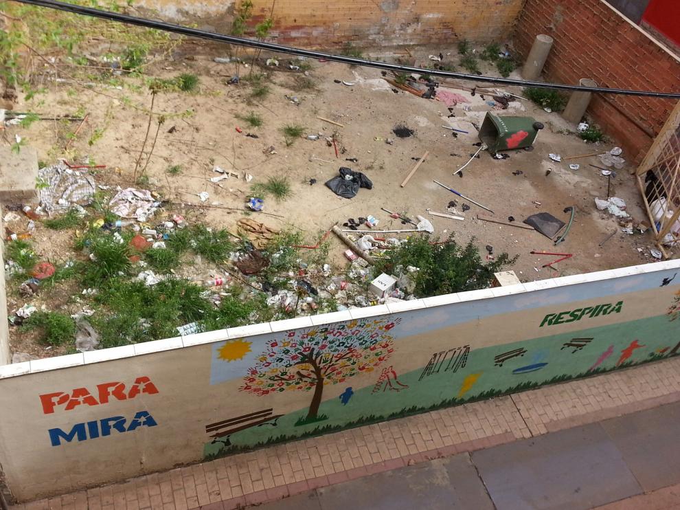 Estado que presenta el solar de la calle Agustina de Aragón de Zaragoza