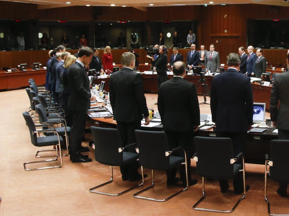 Líderes europeos guardan un minuto de silencio por los inmigrantes muertos en las últimas semanas en el Mediterráneo