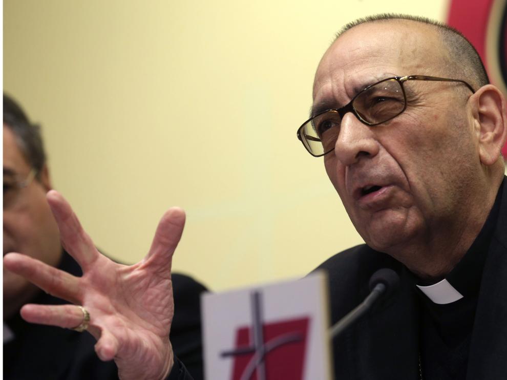Juan José Omella, presidente de la Comisión Episcopal de Pastoral Social, durante la presentación del documento "Iglesia, servidora de los pobres".