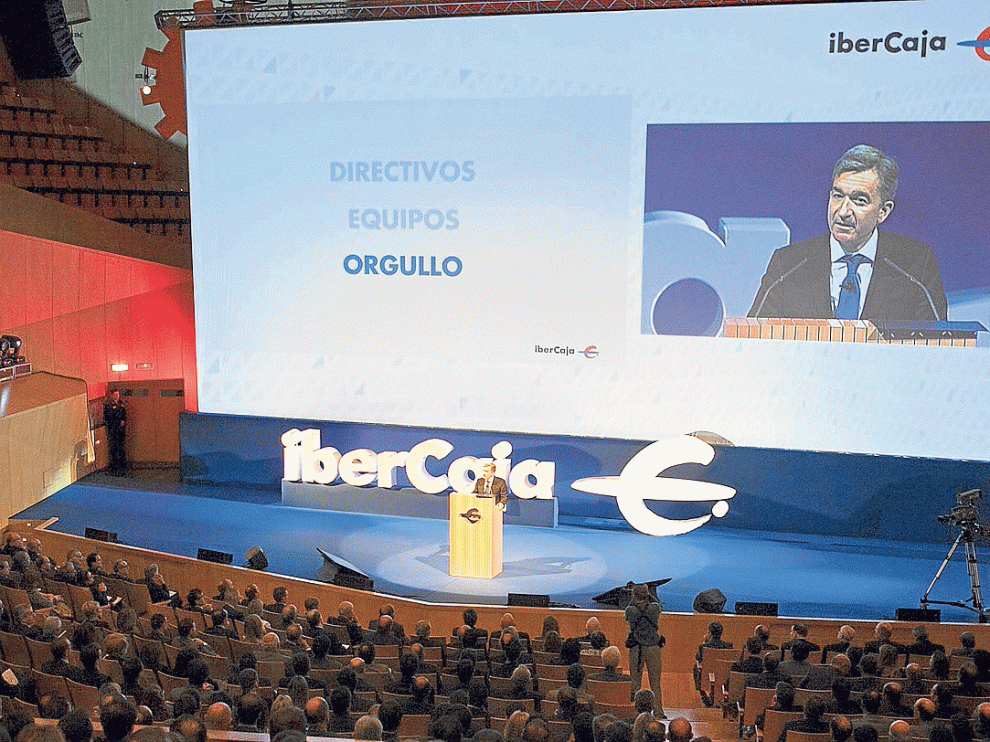 Víctor Iglesias, consejero delegado de Ibercaja, interviene en la convención de directivos.