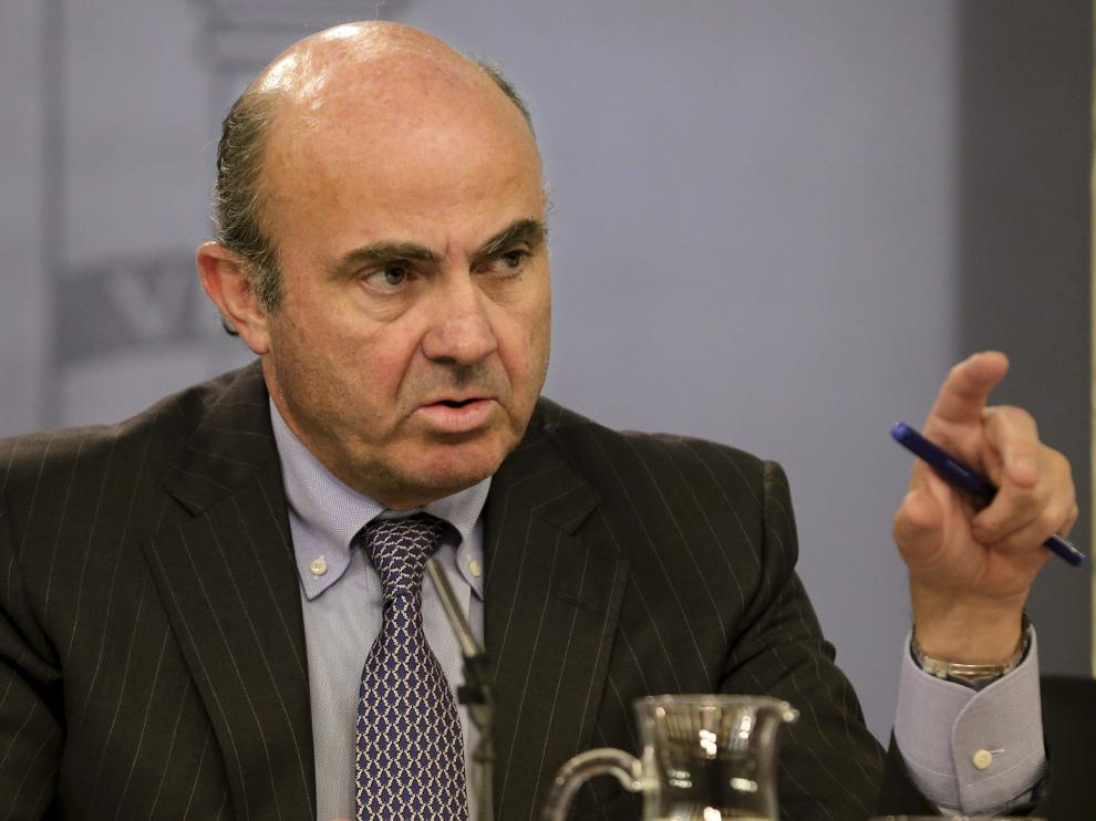 El ministro de Economía, Luis de Guindos, tras el pasado Consejo de Ministros