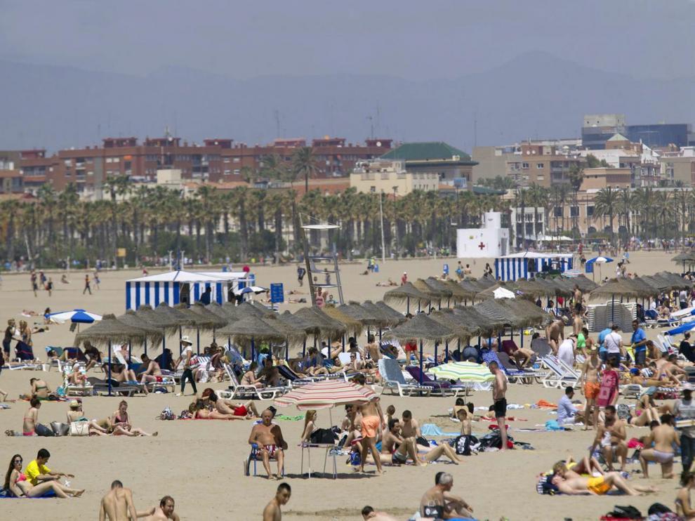 Las playas de la costa valenciana se llenaron el fin de semana