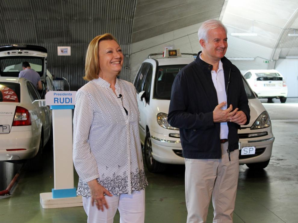 Rudi y Suárez en la Cooperativa del Taxi.