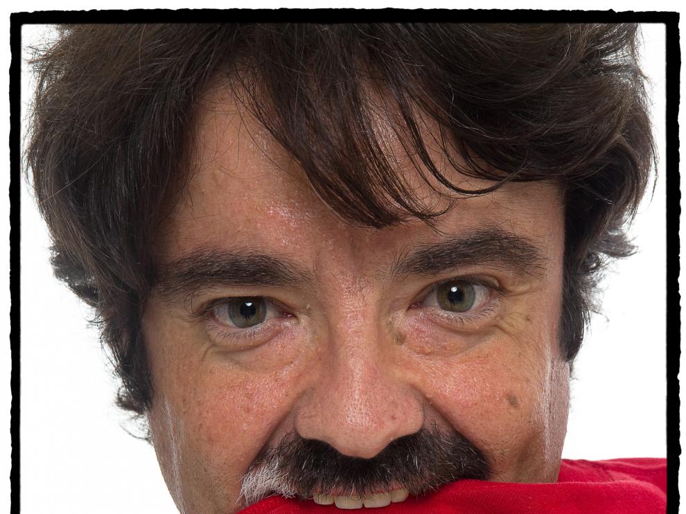 Juan Casamayor, en un retrato con ecos cortazarianos.