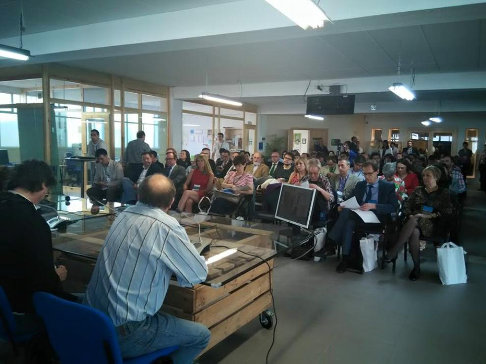 Las instalaciones de El Hueco se han quedado pequeñas en la primera conferencia de este jueves