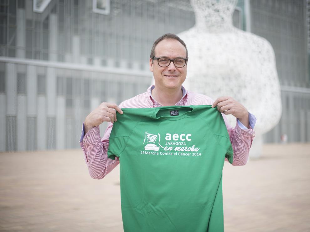 El zaragozano César Pérez León, de 48 años, le ganó la batalla al cáncer.