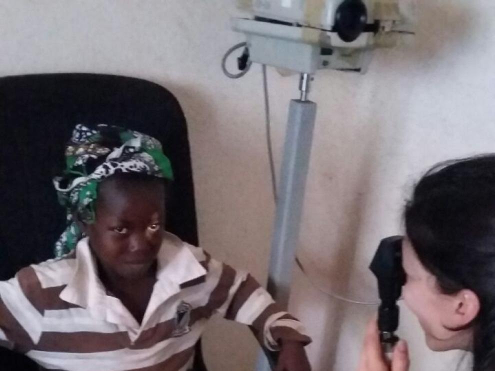 El taller de óptica en el que participa la Fundación se encuentra en el hospital de Saint Joseph de Bébédjia