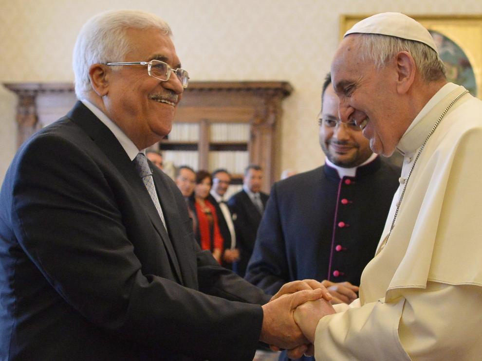 El papa Francisco y Mahmud Abás