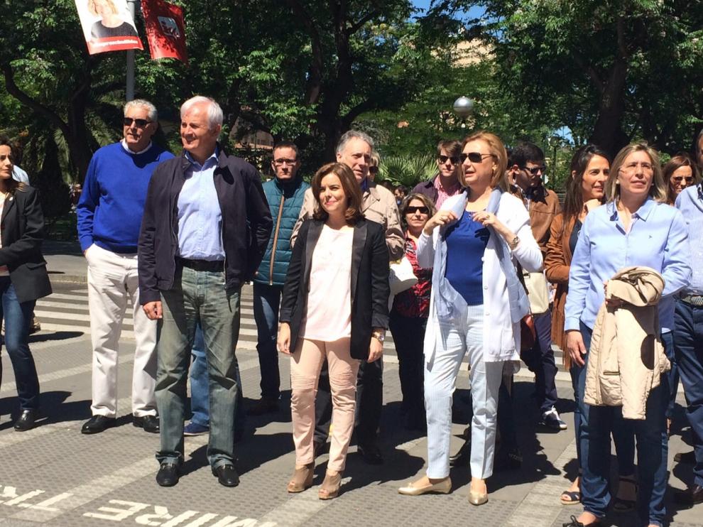 Soraya Sáez junto a los candidatos aragoneses en el parque Grande