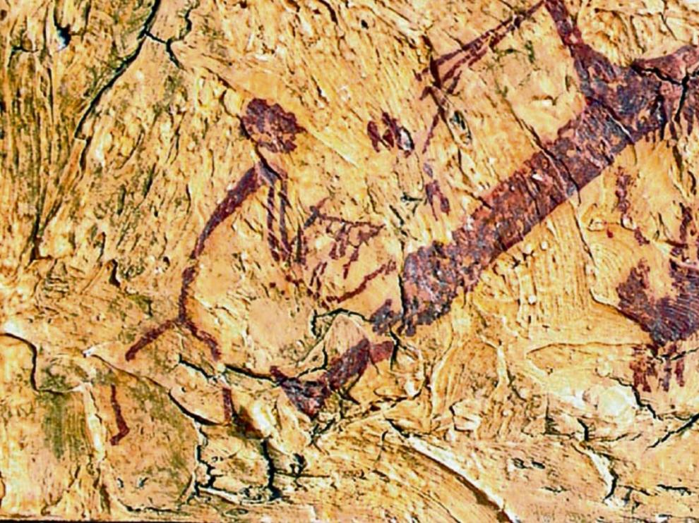 3 Foto 1. Imagen de lo que podría ser un hombre tocando la lira en una pintura rupestre de El Cerrao (Obón, Teruel).